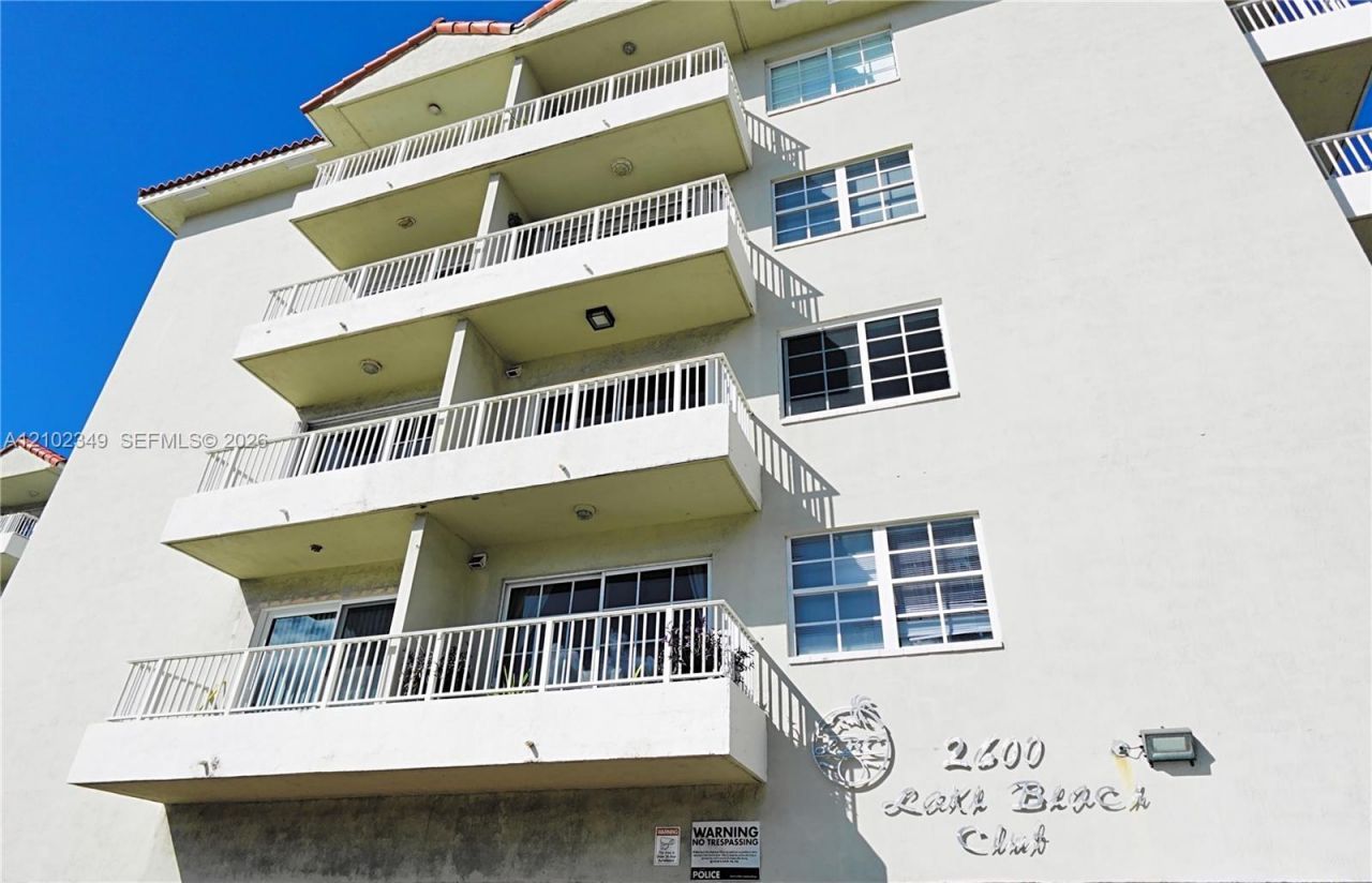 2600 Collins Ave , Unit 308, Miami Beach, FL 33140 Photo