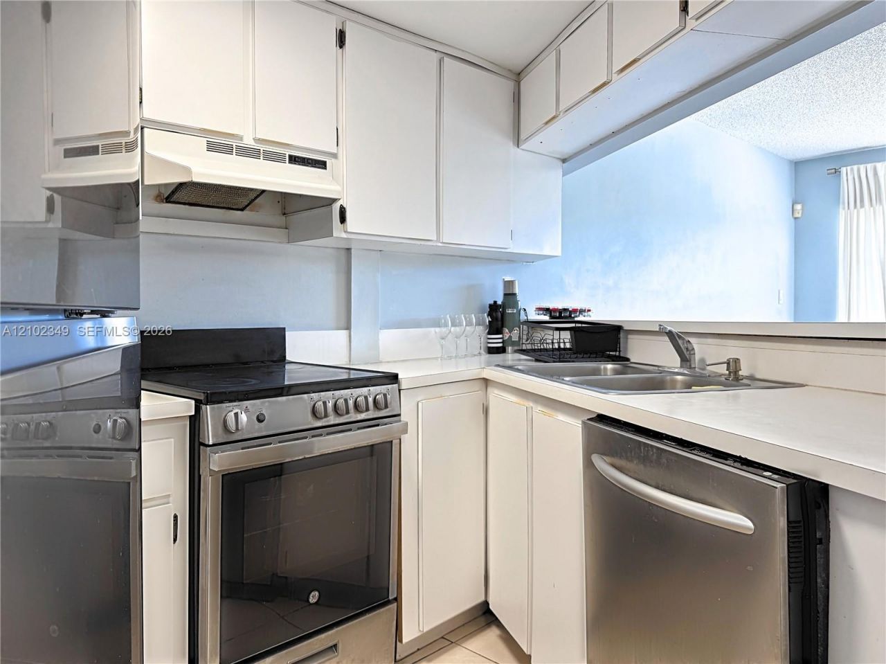 2600 Collins Ave , Unit 308, Miami Beach, FL 33140 Photo