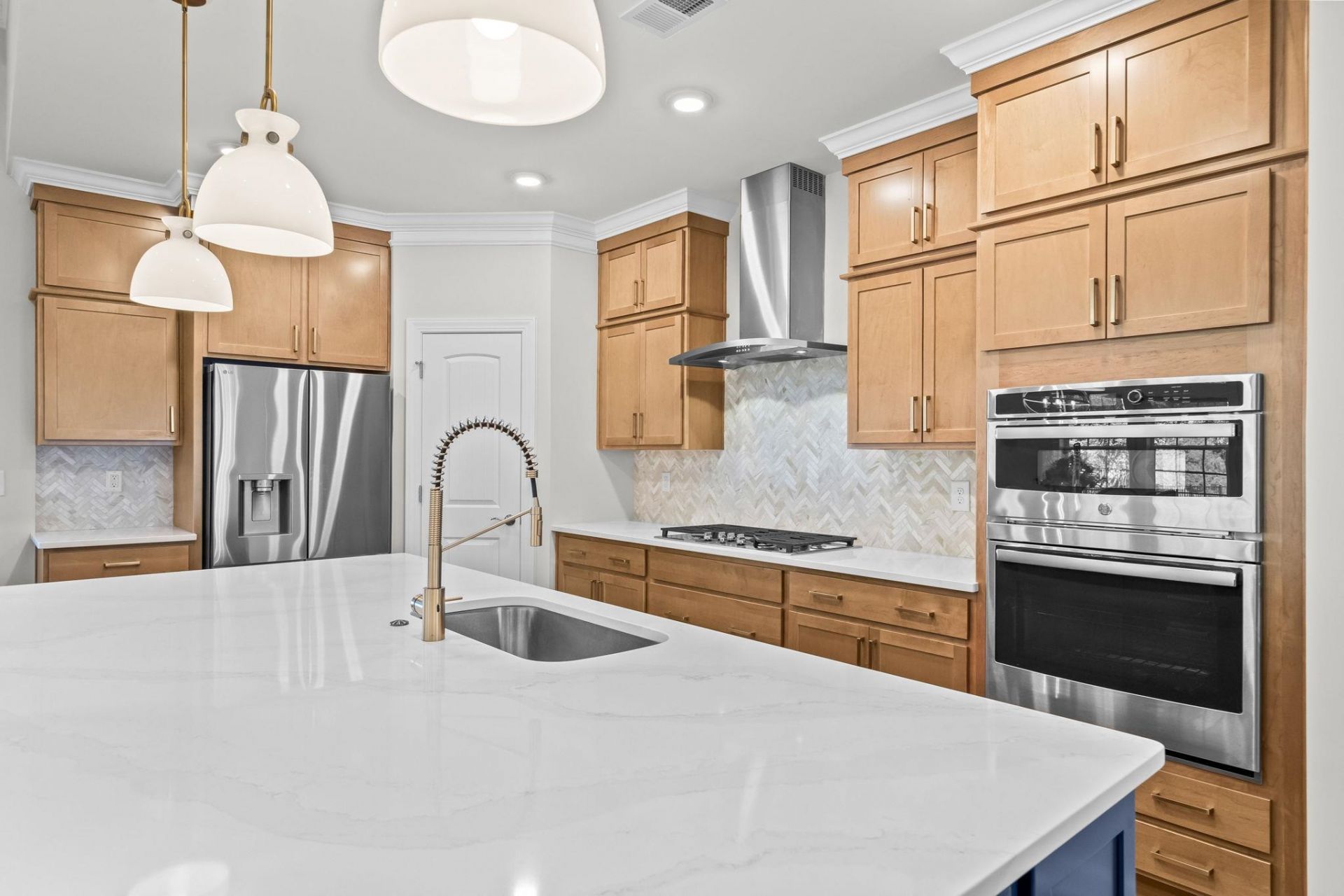 450 Rose Fountain Dr.  Photo 8