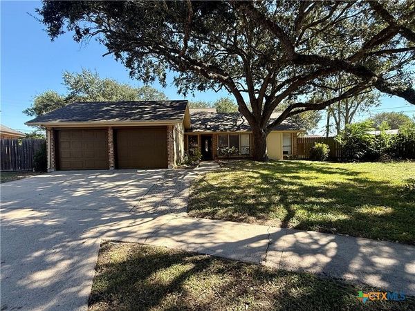 309 Taos Drive , Victoria, TX 77904