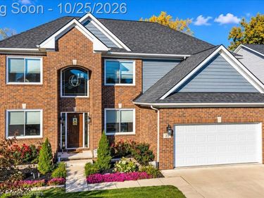 25 Scripter Court, Oxford Village, Mi 48371