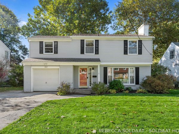 1837 Chamberlain Avenue SE, Grand Rapids, MI 49506