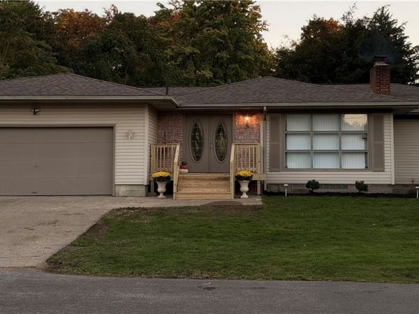 10 E Wellock Drive, Akron, OH 44319