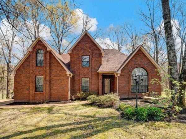 4760 WHITEOAKS LN, Bartlett, TN 38002