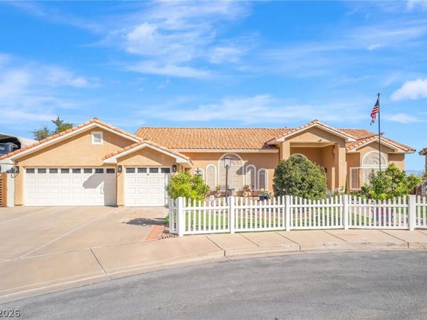 396 E Country Club Drive , Henderson, NV 89015
