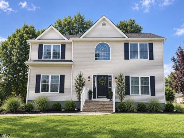 1 Heather Hills Rd, Washington, NJ 07882