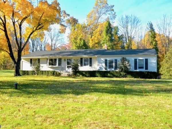 154 Old Croton Rd, Raritan, NJ 08822