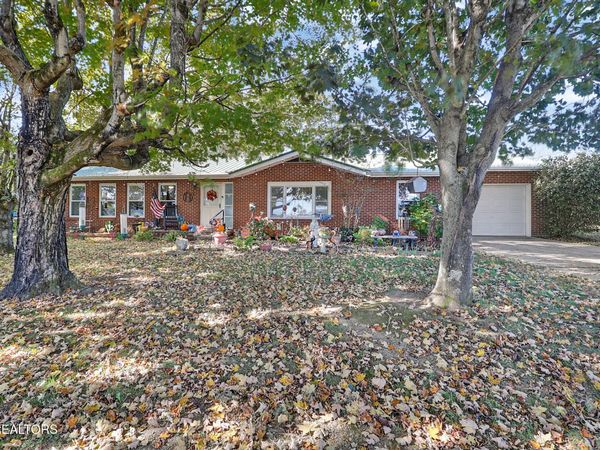 5247 N Highway 127 , Crossville, TN 38571