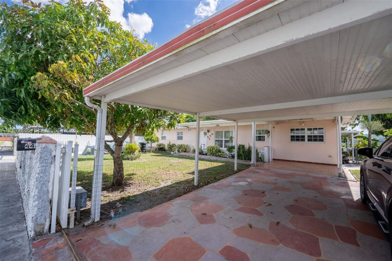 4480 NW 176th St , Miami Gardens, FL 33055 Photo