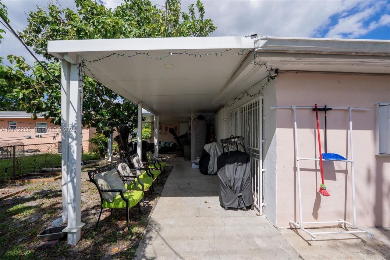 4480 NW 176th St , Miami Gardens, FL 33055 Photo