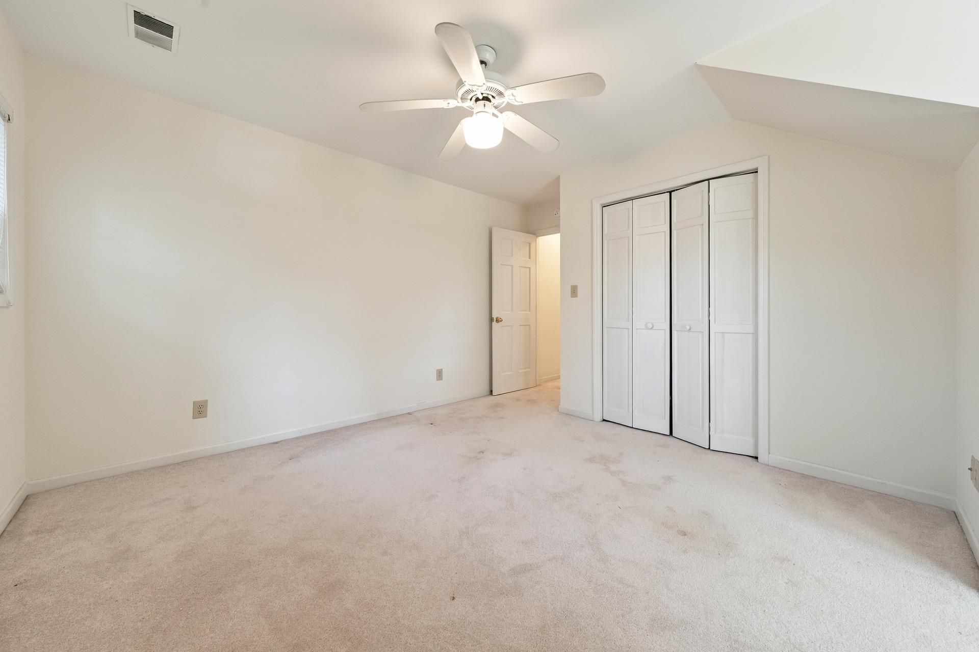 90 Parkview Dr. Photo 30