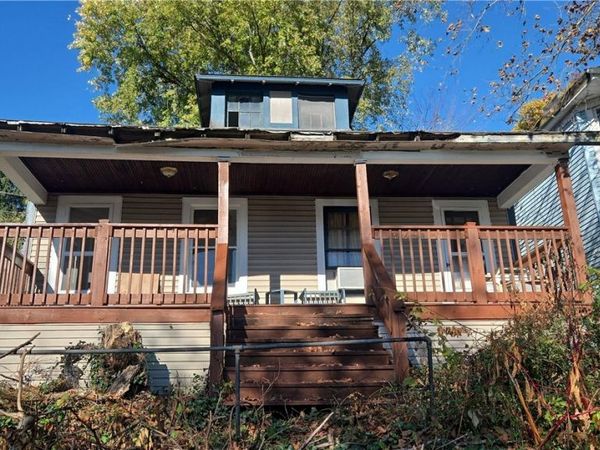 126 Rose Hill Pike , Bellaire, OH 43906