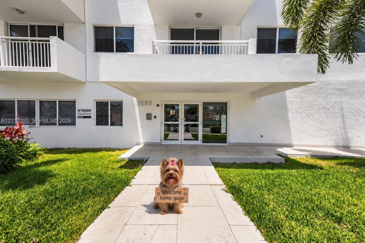 1665 Bay Rd, Unit 221, Miami Beach, FL 33139 Photo