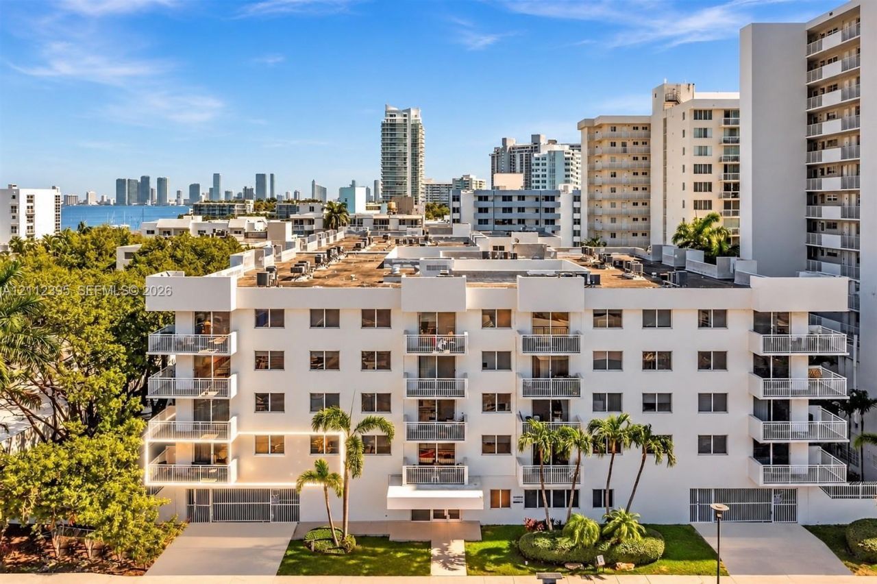 1665 Bay Rd, Unit 221, Miami Beach, FL 33139 Photo