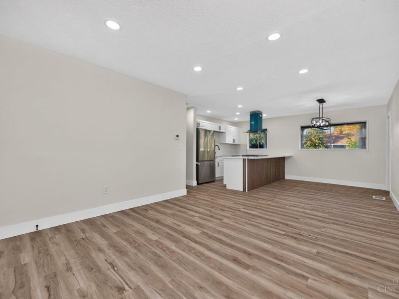8622 Desoto Drive, Springfield Township, OH 45231 Photo 10