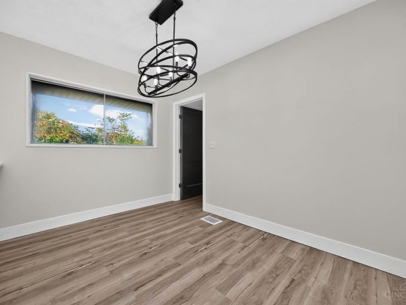 8622 Desoto Drive, Springfield Township, OH 45231 Photo 12