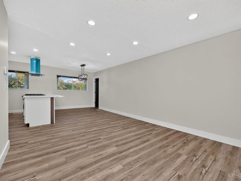 8622 Desoto Drive, Springfield Township, OH 45231 Photo 9