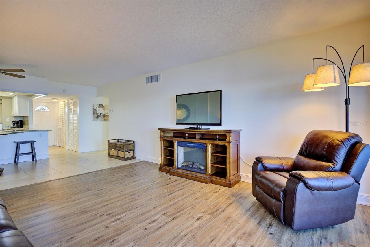 2131 Lakeview Drive , Unit 500, Sebring, FL 33870 Photo