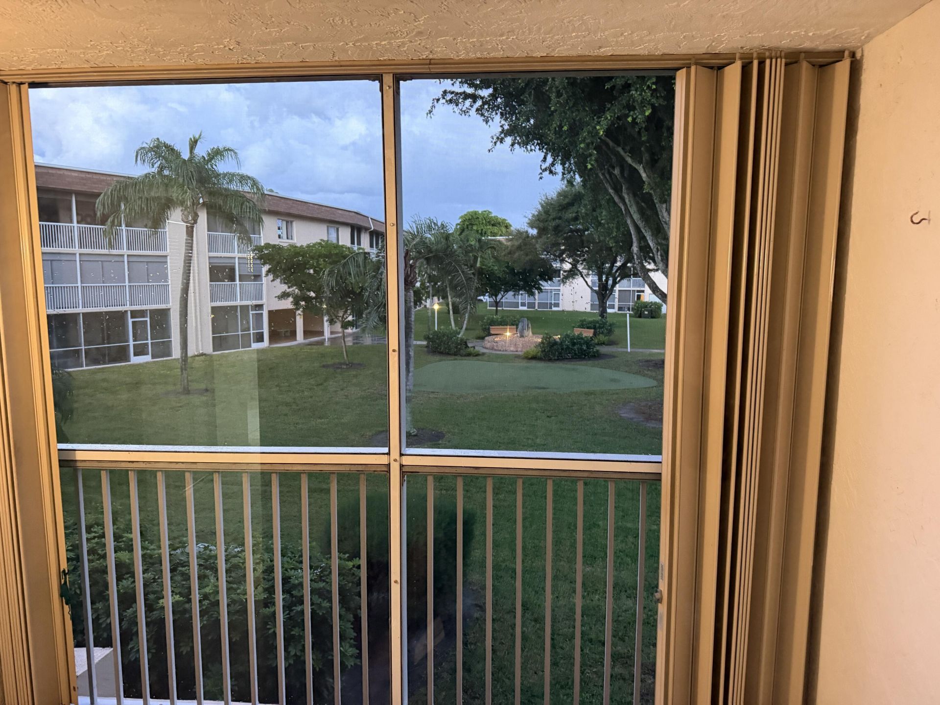 400 Village Green Circle W, Unit 205, Palm Springs, FL 33461 Photo