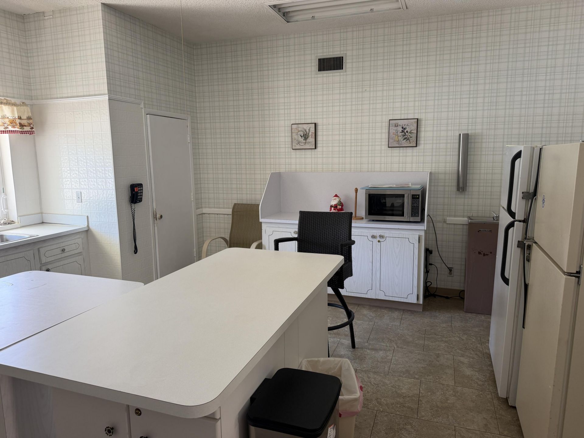 400 Village Green Circle W, Unit 205, Palm Springs, FL 33461 Photo
