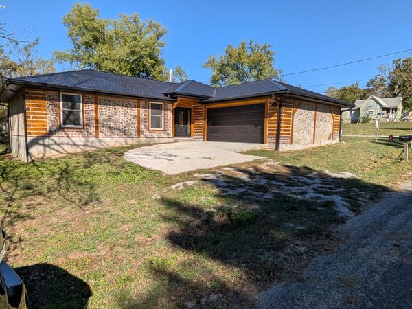 613 E Main Street , Humansville, MO 65674