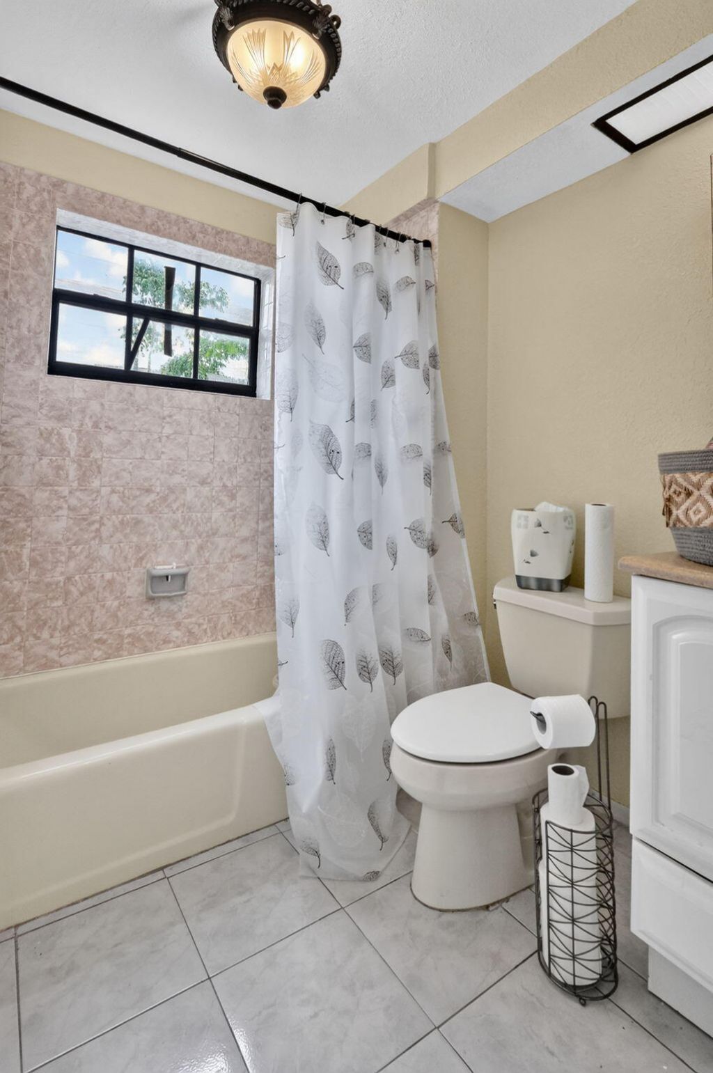 1385 NE 131st Street, North Miami, FL 33161 Photo