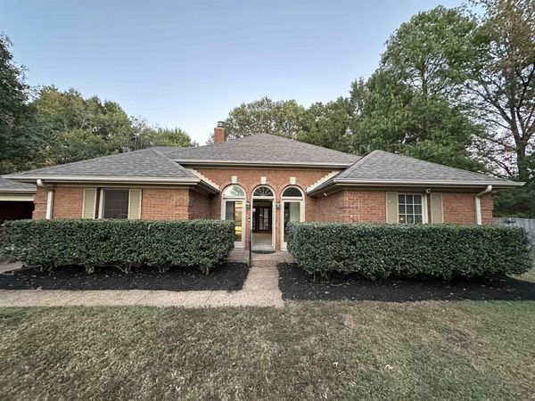2068 SHETLAND CV, Memphis, TN 38016