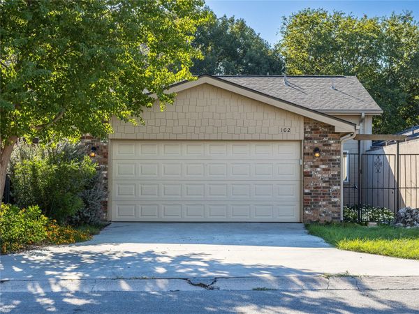 102 Elmwood DR, New Braunfels, TX 78130