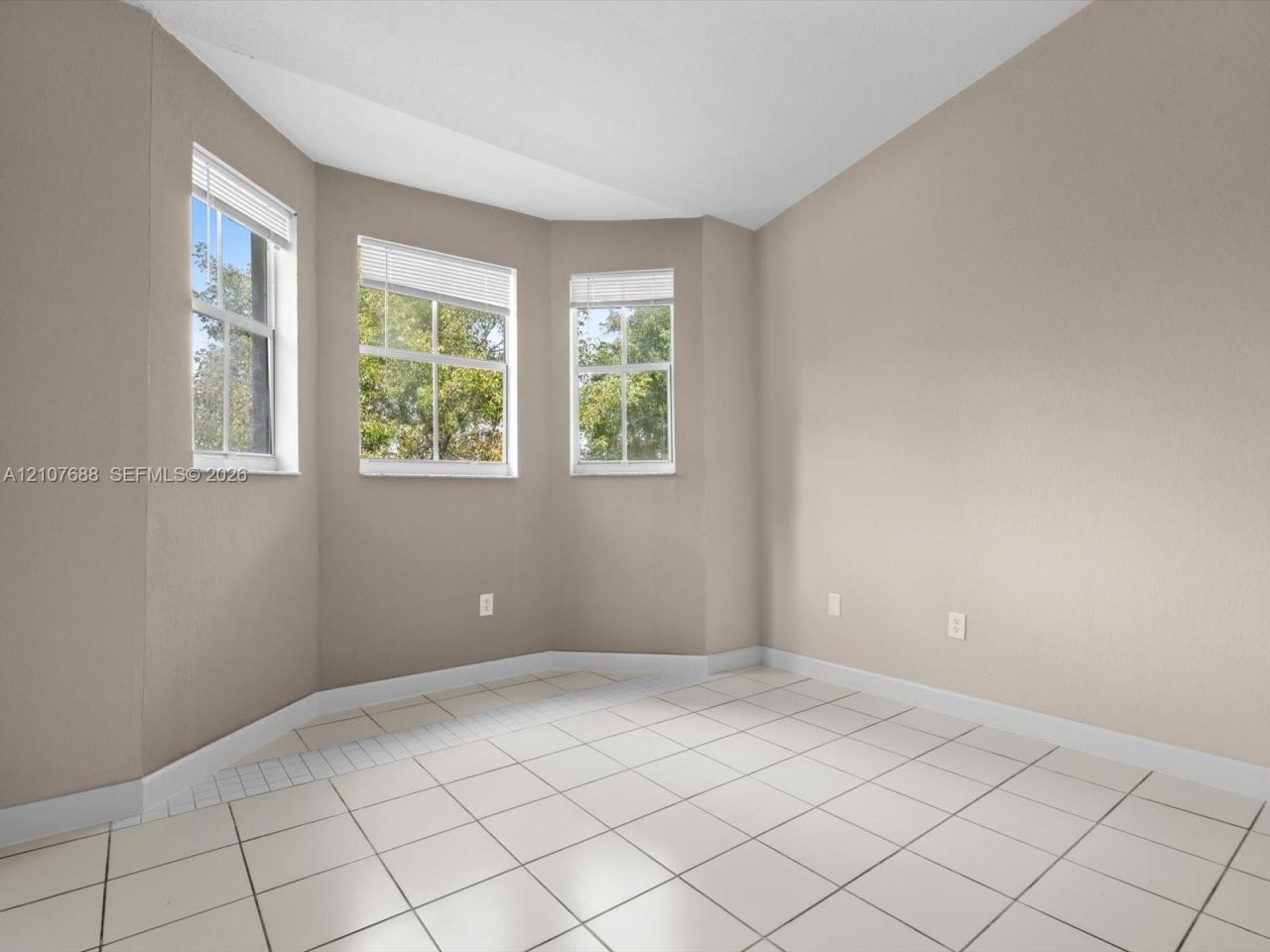 1677 SE 27th Ct , Unit 202, Homestead, FL 33035 Photo