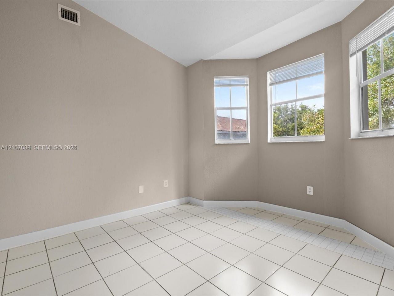1677 SE 27th Ct , Unit 202, Homestead, FL 33035 Photo