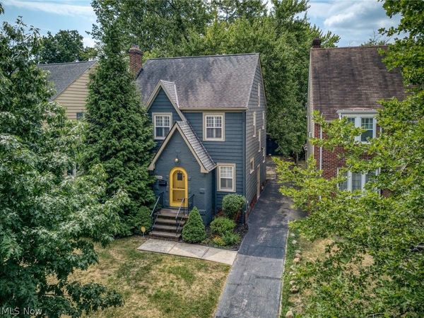 3534 Cedarbrook Road , University Heights, OH 44118