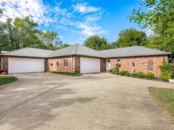 2493 & 2495 N Jeremiah Place, Fayetteville, AR 72704
