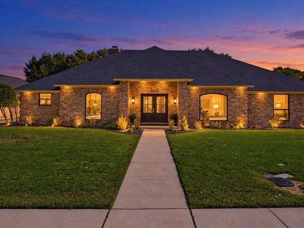 9904 Wandering Way Street , Benbrook, TX 76126