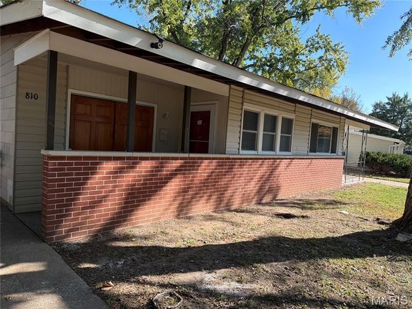 810 Loyola Drive , Florissant, MO 63031
