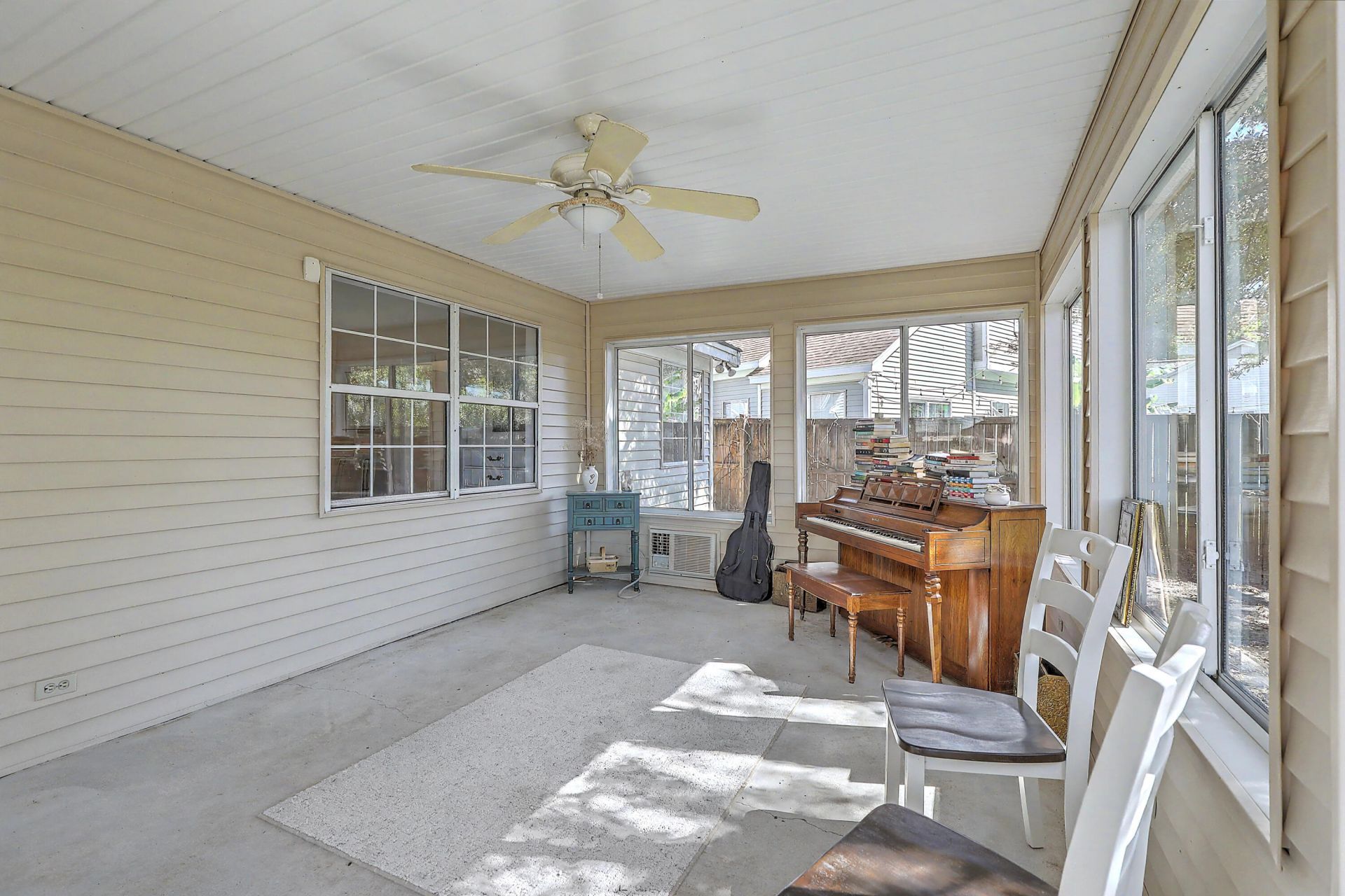3251 Castleford Court Photo 32