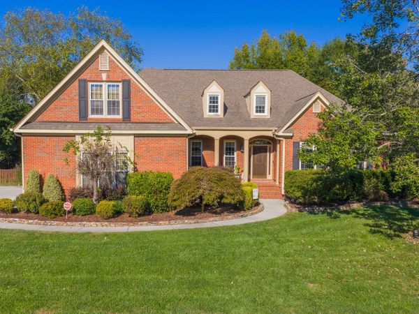 1407 Stornoway Lane , Hixson, TN 37343