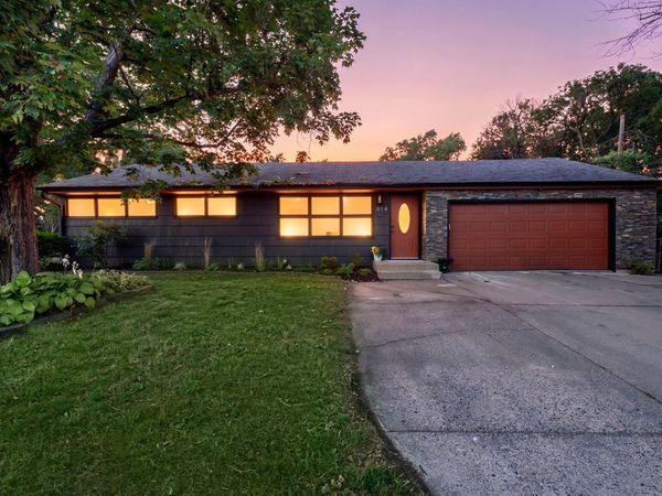 914 W 82nd Street , Bloomington, MN 55420