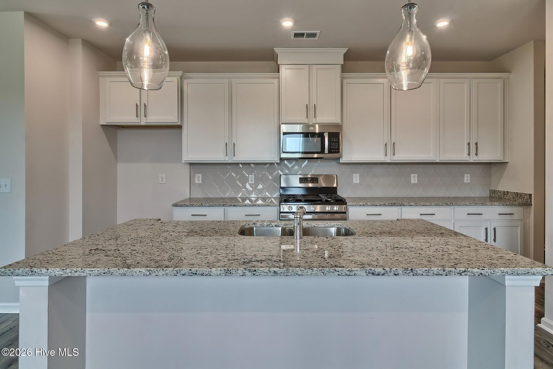 691 Tess Street Photo 14