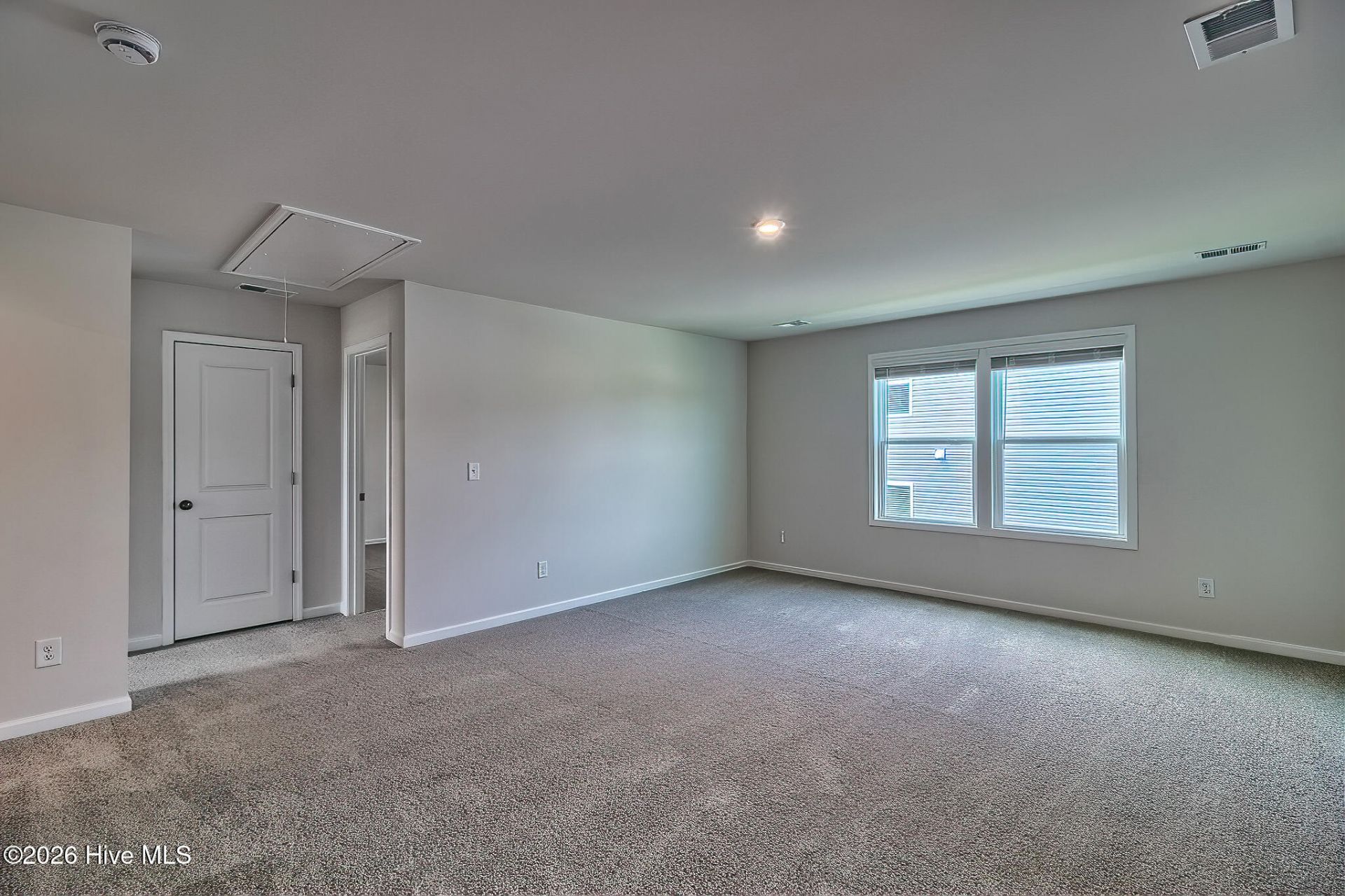 691 Tess Street Photo 26