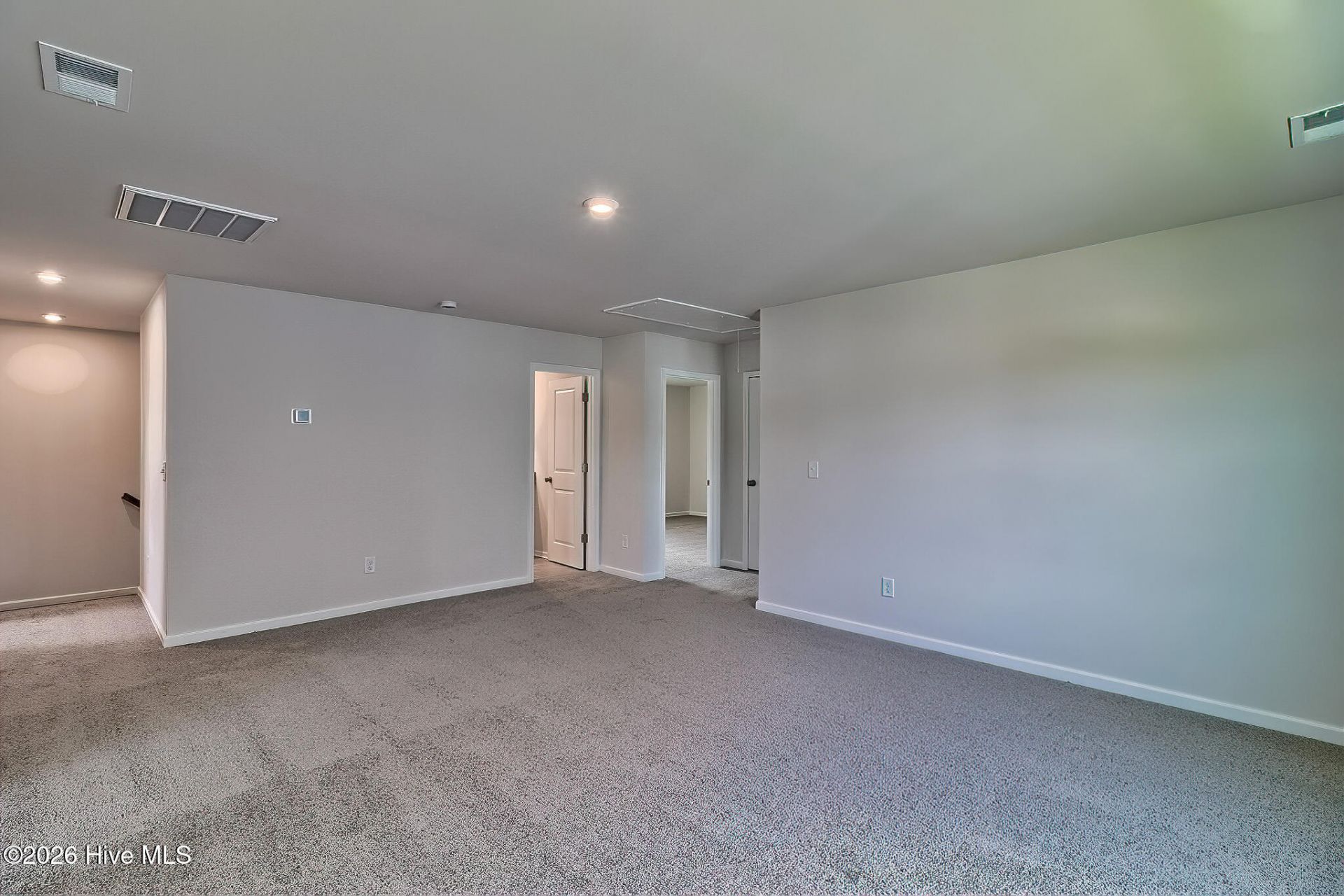 691 Tess Street Photo 28