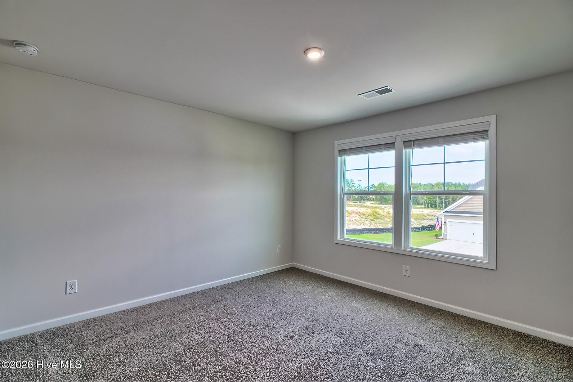 691 Tess Street Photo 29