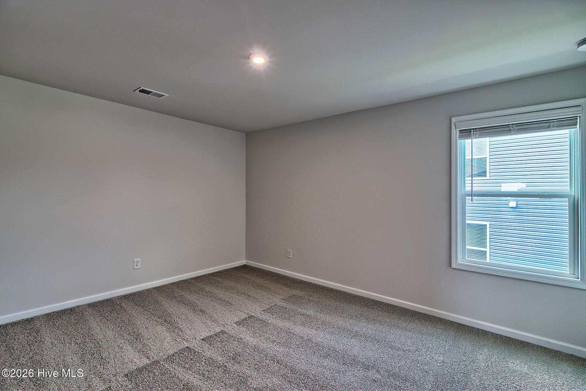 691 Tess Street Photo 31