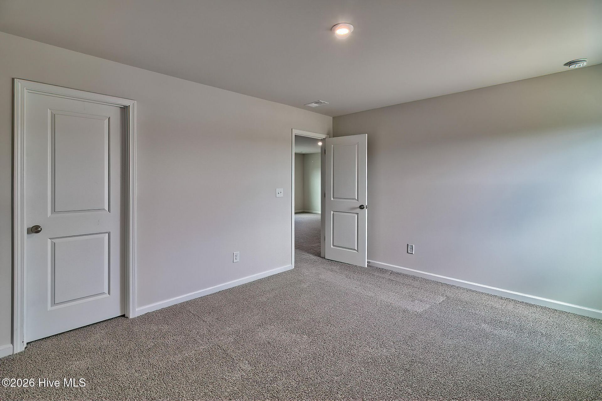 691 Tess Street Photo 34