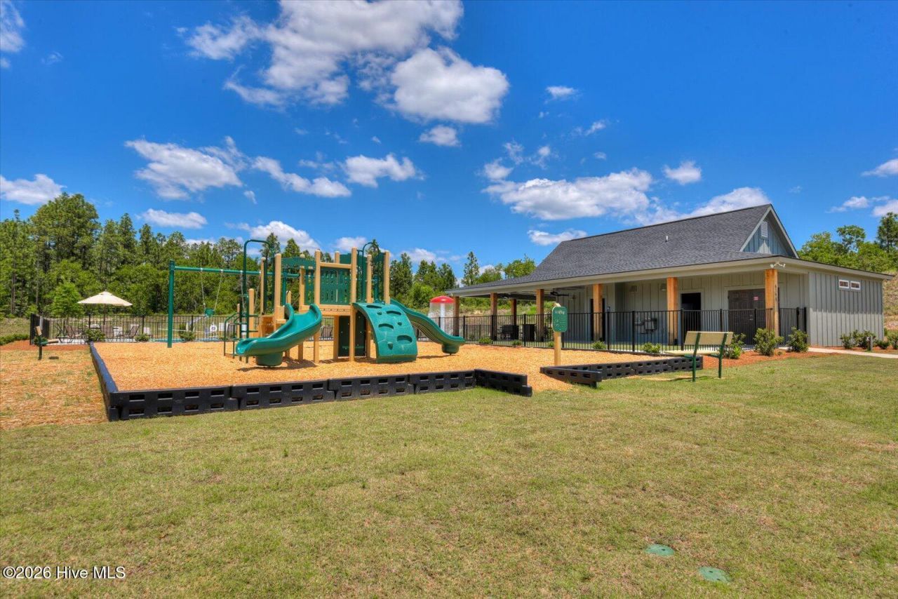 691 Tess Street Photo 55