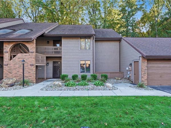 4458 Willow Creek Drive SE, Howland, OH 44484