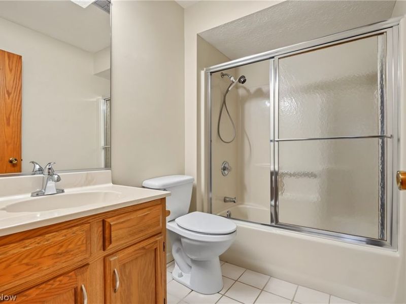 4458 Willow Creek Drive SE, Warren, OH 44484 Photo 21