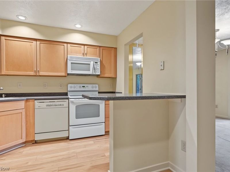 4458 Willow Creek Drive SE, Warren, OH 44484 Photo 3