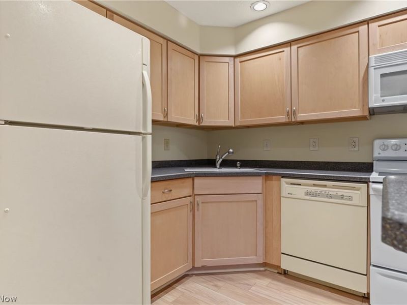 4458 Willow Creek Drive SE, Warren, OH 44484 Photo 7