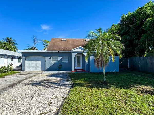 5319 Lake Blvd , Delray Beach, FL 33484
