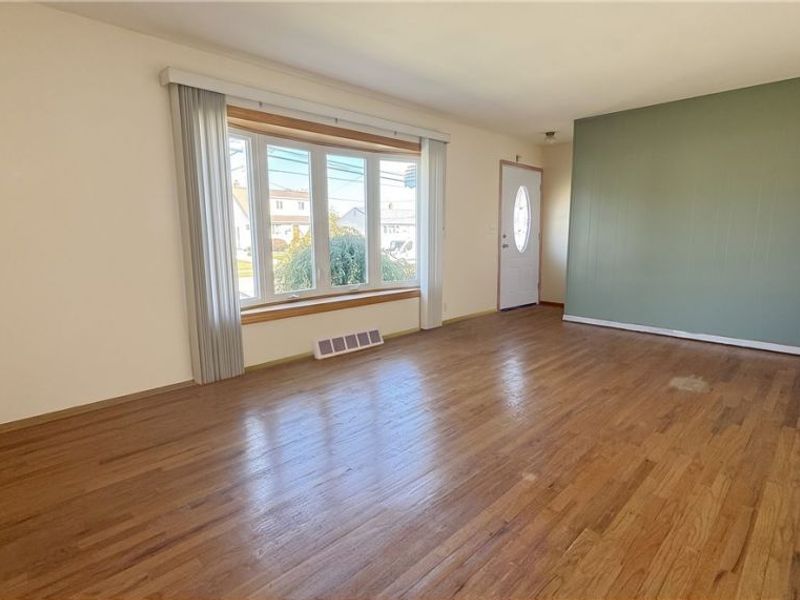 14871 S Gallatin Boulevard, Brook Park, OH 44142 Photo 7